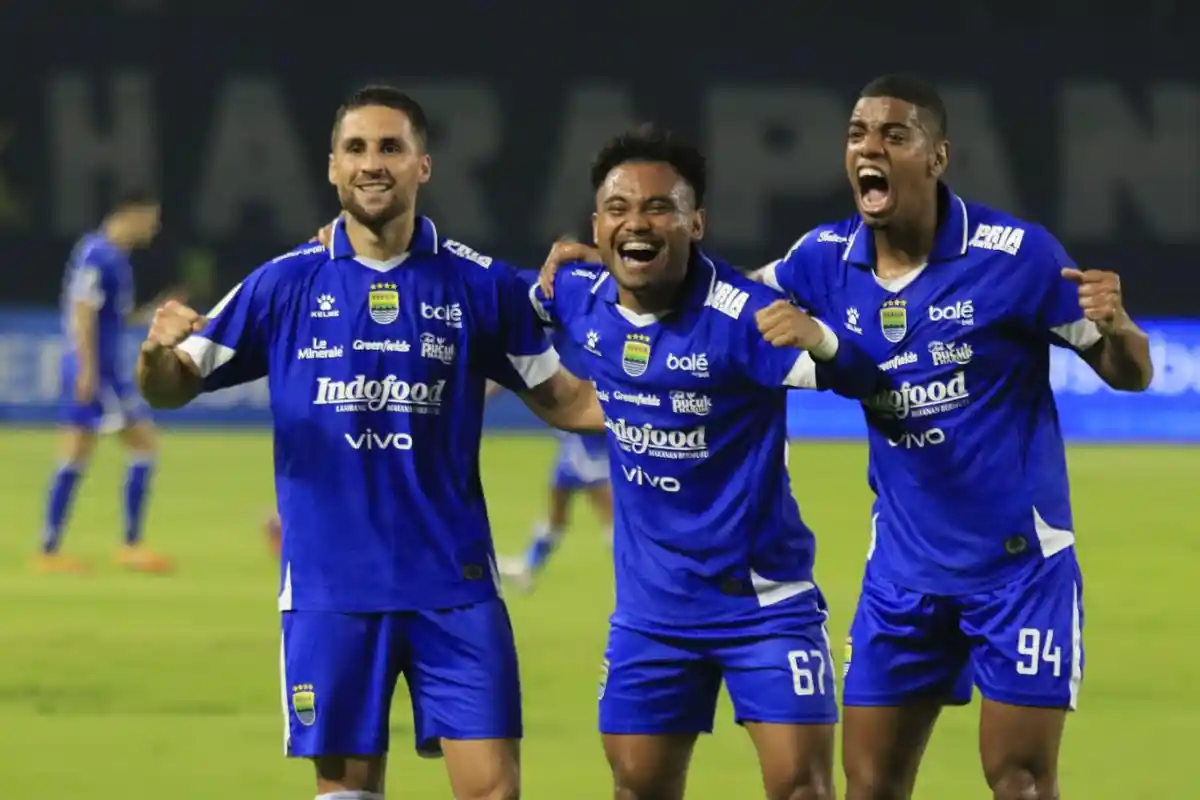 Pelatih dan Pemilik Persib Bandung