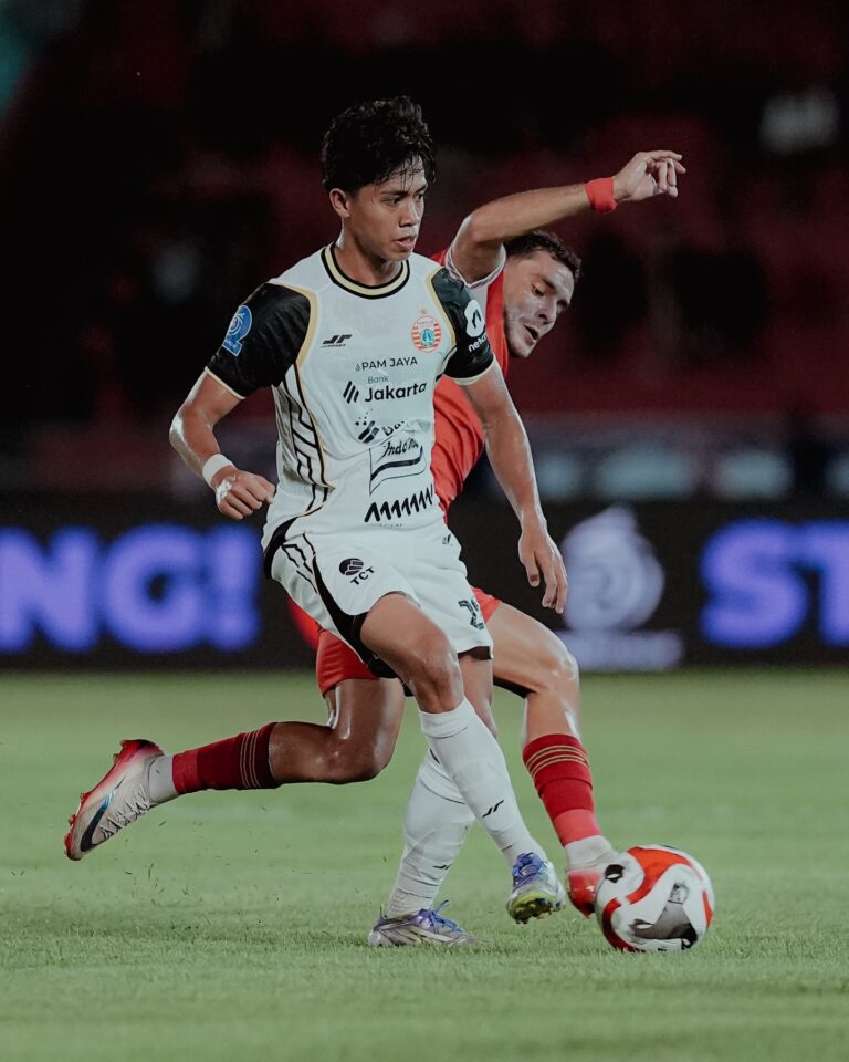 Semen Padang vs Persija Jakarta: Gol Bunuh Diri Amat