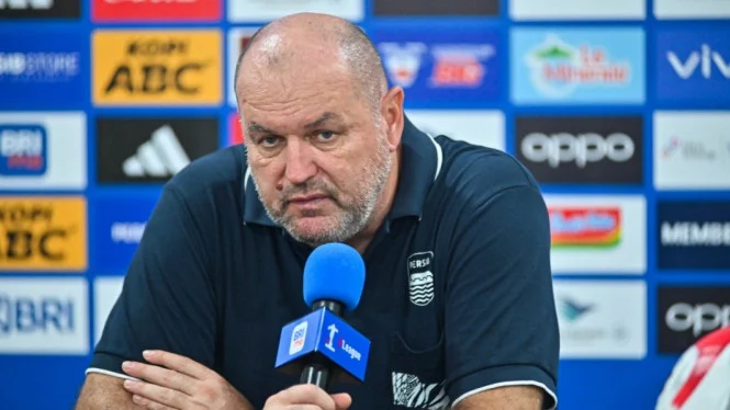 Profil Bojan Hodak