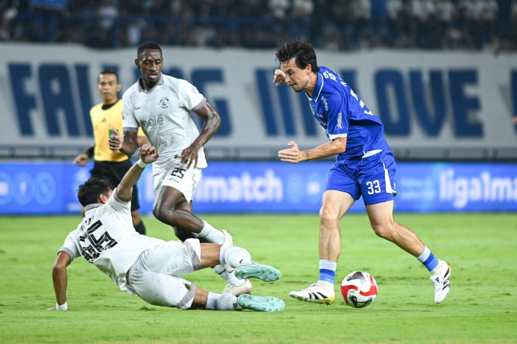 Pertandingan Persib vs Arema