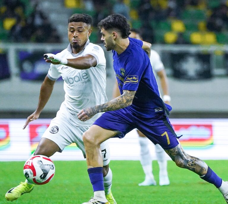 Arema FC vs Persita