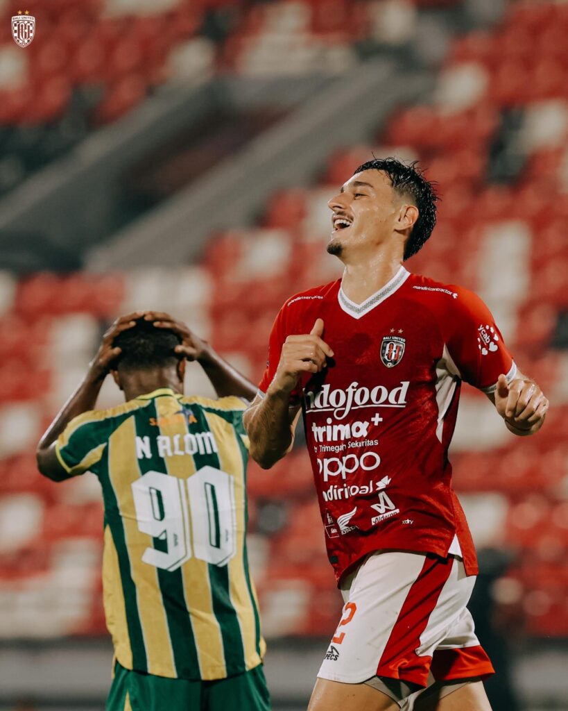 Bali United vs PSBS Biak