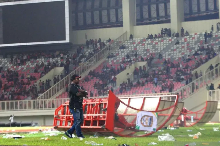 Persipura vs Adhyaksa FC