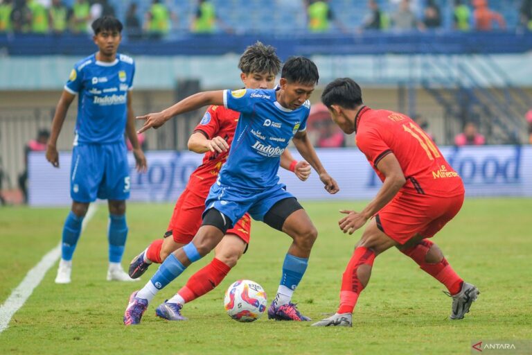 GBLA Membiru Ribuan Bobotoh