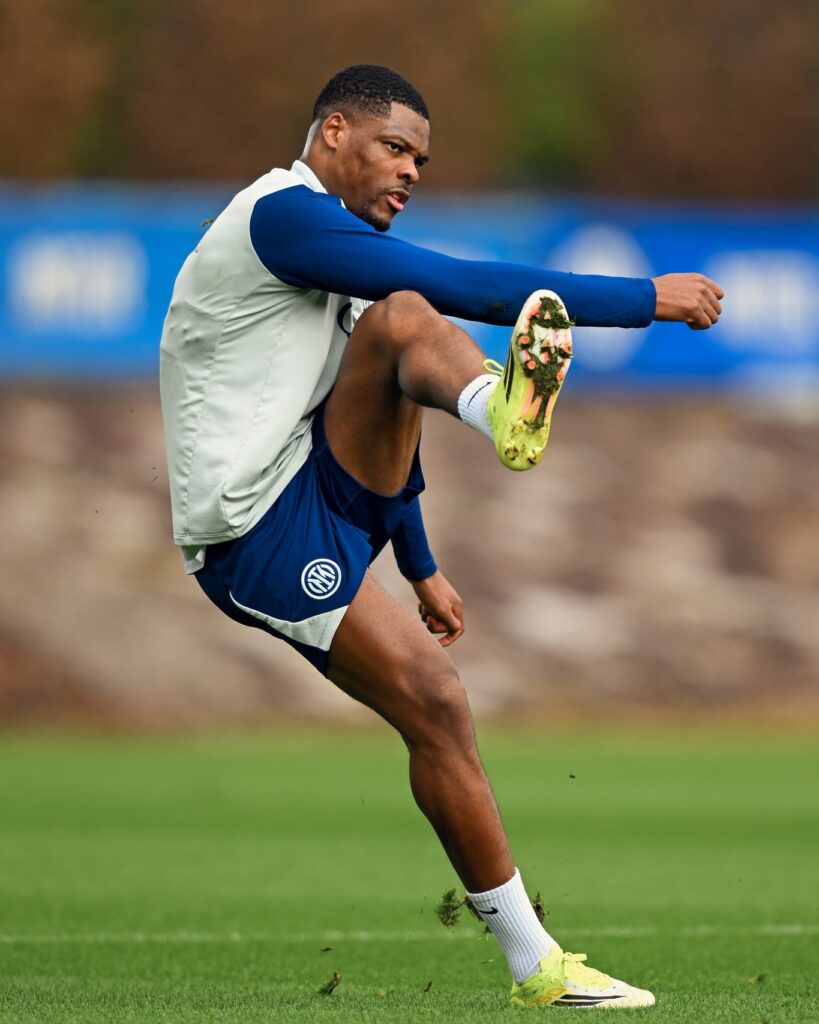 Siapa Denzel Dumfries